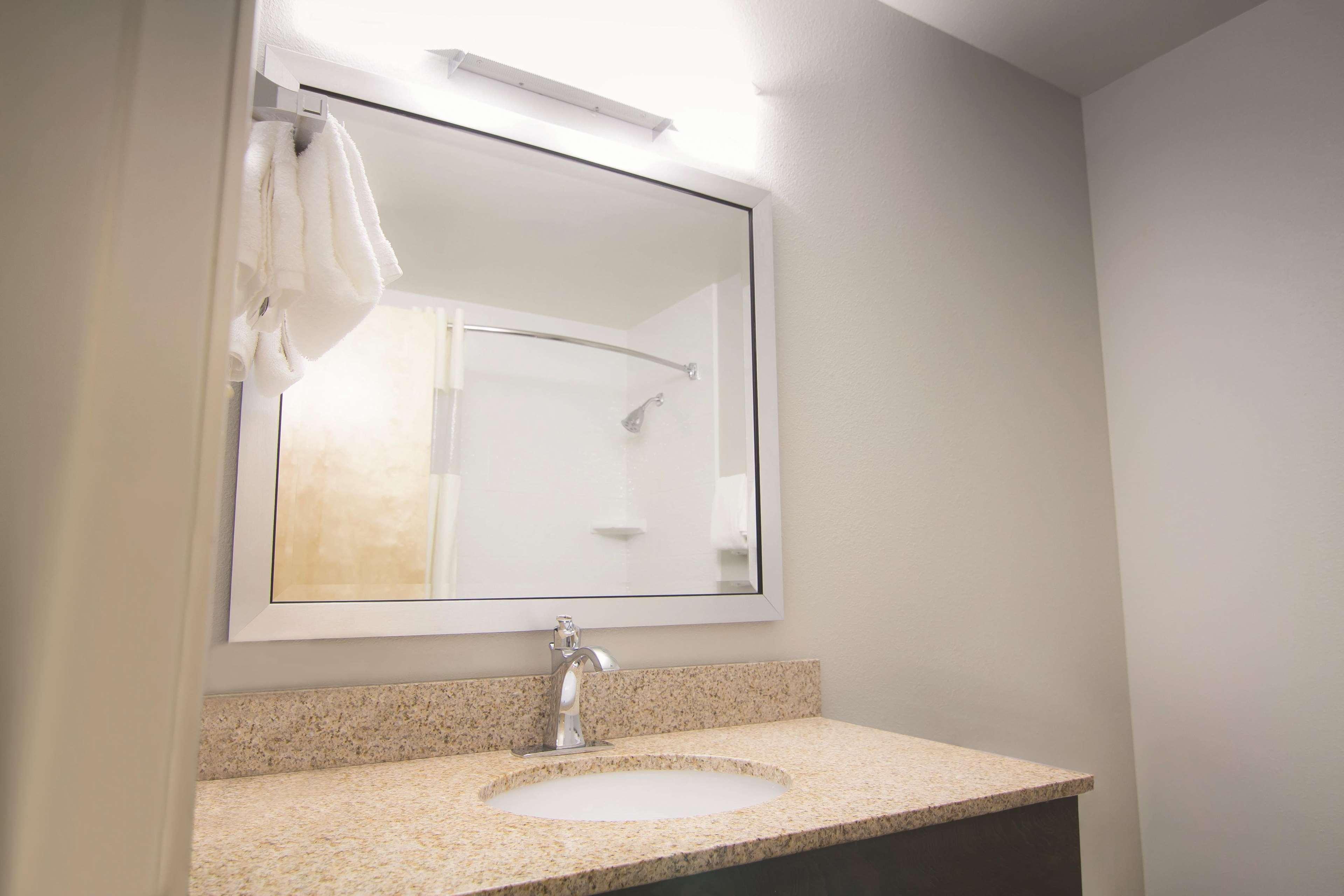 La Quinta By Wyndham Fairbanks Airport Hotel Екстериор снимка