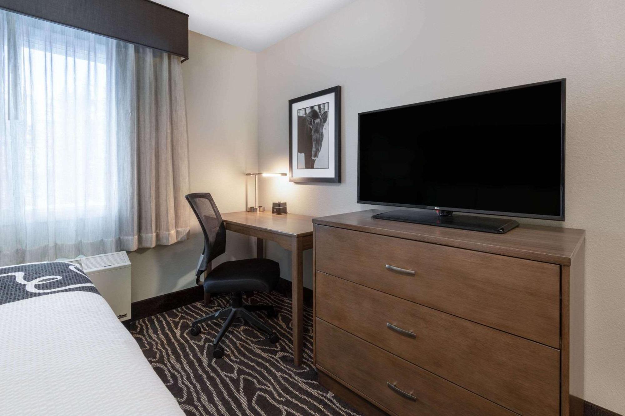 La Quinta By Wyndham Fairbanks Airport Hotel Екстериор снимка