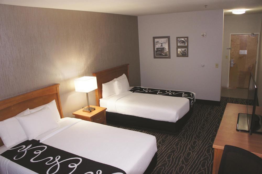 La Quinta By Wyndham Fairbanks Airport Hotel Екстериор снимка